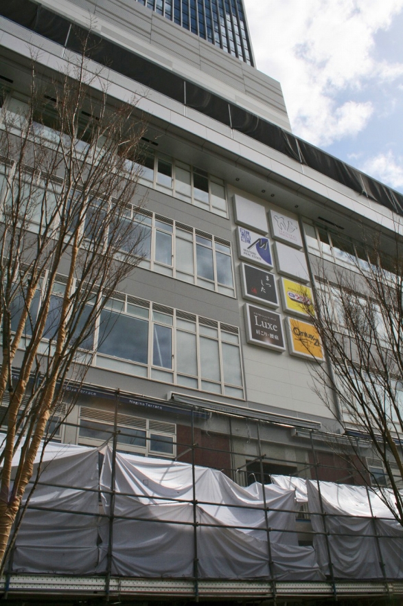 田町店オープン準備中